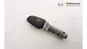Used Ignition lock + key Opel Corsa D 1.3 CDTi 16V ecoFLEX Price € 25,00 Margin scheme offered by Autodemontage Vrijhoeven B.V.