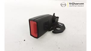 Usagé Insertion ceinture de sécurité arrière centre Opel Corsa D 1.3 CDTi 16V ecoFLEX Prix € 15,00 Règlement à la marge proposé par Autodemontage Vrijhoeven B.V.