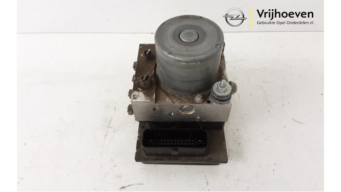 Usagé Bloc ABS Opel Corsa D 1.6i OPC 16V Turbo Prix € 150,00 Règlement à la marge proposé par Autodemontage Vrijhoeven B.V.