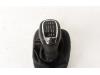 Gear stick knob from a Opel Corsa D, 2006 / 2014 1.6i OPC 16V Turbo Ecotec, Hatchback, Petrol, 1.598cc, 141kW (192pk), FWD, Z16LER; EURO4; A16LER; B16LER, 2006-11 / 2014-08 2013