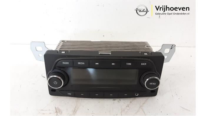 Używane Modul radiowy Opel Karl 1.0 12V Cena € 80,00 Procedura marży oferowane przez Autodemontage Vrijhoeven B.V.