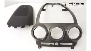 Used Middle console Opel Antara (LA6) 3.2 V6 24V 4x4 Price € 40,00 Margin scheme offered by Autodemontage Vrijhoeven B.V.