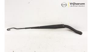 Used Front wiper arm Opel Antara (LA6) 3.2 V6 24V 4x4 Price € 25,00 Margin scheme offered by Autodemontage Vrijhoeven B.V.