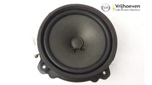 Used Speaker Opel Antara (LA6) 3.2 V6 24V 4x4 Price € 20,00 Margin scheme offered by Autodemontage Vrijhoeven B.V.
