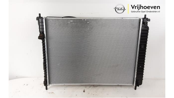 Usagé Radiateur Opel Antara (LA6) 3.2 V6 24V 4x4 Prix € 100,00 Règlement à la marge proposé par Autodemontage Vrijhoeven B.V.