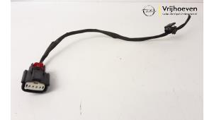 Used Plug Opel Crossland/Crossland X 1.5 CDTI 100 Price € 30,00 Margin scheme offered by Autodemontage Vrijhoeven B.V.