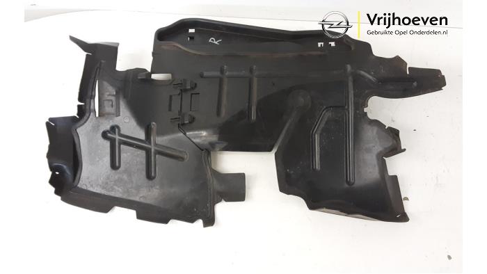 Begagnade Lufttratt Opel Crossland (X) 1.2 12V Pris € 30,00 Marginaltabell erbjuds av Autodemontage Vrijhoeven B.V.