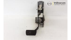 Używane Pedal hamulca Opel Antara (LA6) 3.2 V6 24V 4x4 Cena € 25,00 Procedura marży oferowane przez Autodemontage Vrijhoeven B.V.