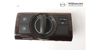 Usados Interruptor de luz Opel Antara (LA6) 3.2 V6 24V 4x4 Precio € 20,00 Norma de margen ofrecido por Autodemontage Vrijhoeven B.V.