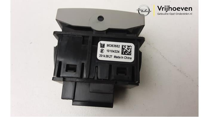 Schiebedach Schalter van een Vauxhall Mokka/Mokka X 1.4 Turbo 16V 4x2 2014
