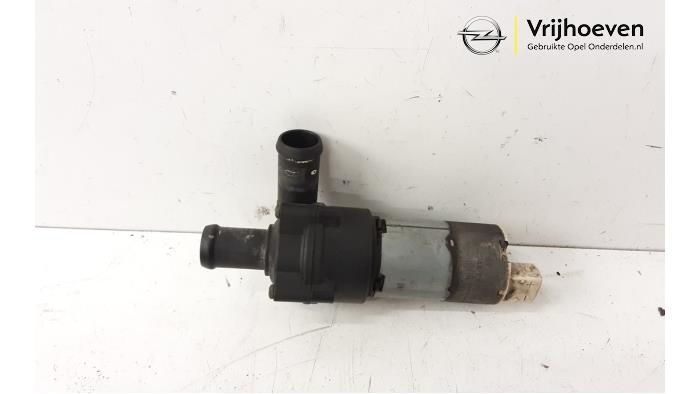 Begagnade Extra vattenpump Opel Omega B (25/26/27) 2.6 V6 24V Pris € 40,00 Marginaltabell erbjuds av Autodemontage Vrijhoeven B.V.