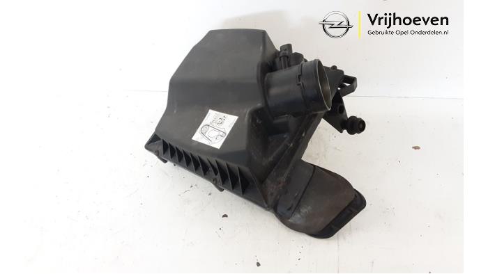 Gebrauchte Luftfiltergehäuse Opel Astra J Sports Tourer (PD8/PE8/PF8) 1.6 Turbo 16V Preis € 30,00 Margenregelung angeboten von Autodemontage Vrijhoeven B.V.