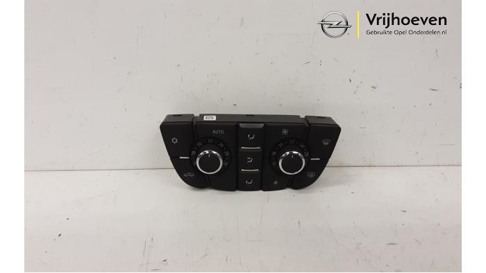 Panel de control de calefacción de un Opel Astra J Sports Tourer (PD8/PE8/PF8) 1.6 Turbo 16V 2011