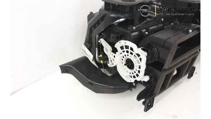 Heater housing from a Opel Karl 1.0 12V 2016