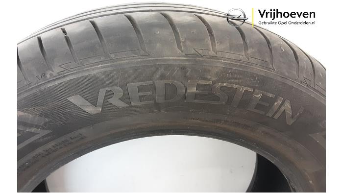 Tyre with tyre size 185/65/15 - 18565R15 VREDESTEIN
