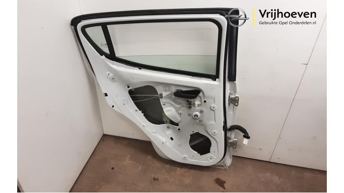 Drzwi lewe tylne wersja 4-drzwiowa z Opel Karl 1.0 12V 2016