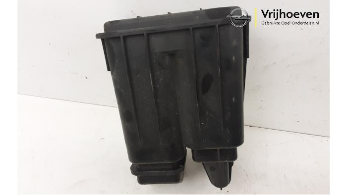 Carbon filter from a Opel Karl 1.0 12V 2016
