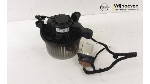 Używane Silnik wentylatora nagrzewnicy Opel Karl 1.0 12V Cena € 50,00 Procedura marży oferowane przez Autodemontage Vrijhoeven B.V.