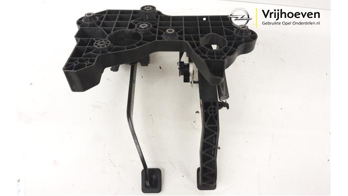 Set of pedals from a Opel Karl 1.0 12V 2016