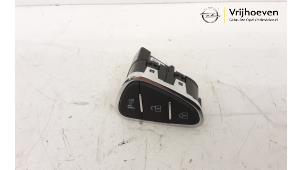 Gebrauchte Schalter (sonstige) Opel Adam 1.4 16V Preis € 10,00 Margenregelung angeboten von Autodemontage Vrijhoeven B.V.