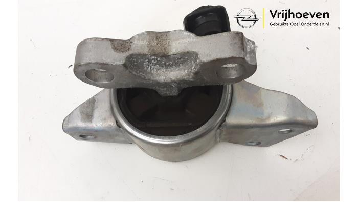 Engine mount from a Opel Adam 1.4 16V 2018