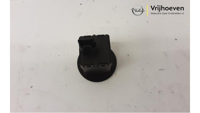 Airbag switch from a Opel Insignia Sports Tourer 2.0 CDTI 16V 160 Ecotec 2010