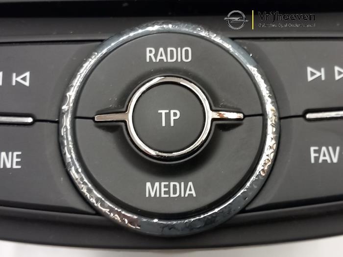 Radio CD Spieler van een Opel Adam 1.2 16V 2013