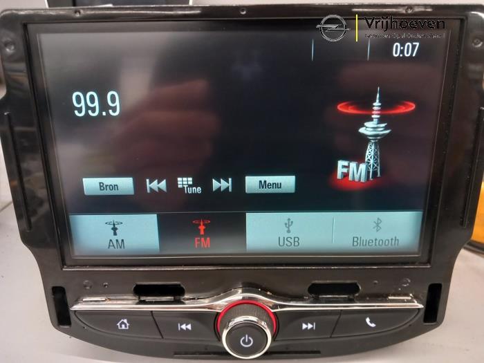 Módulo de radio de un Opel Adam 1.4 16V 2018
