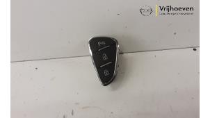 Usados Interruptor (varios) Opel Adam 1.2 16V Precio € 10,00 Norma de margen ofrecido por Autodemontage Vrijhoeven B.V.
