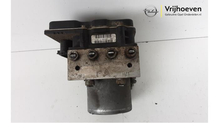 Usagé Bloc ABS Opel Corsa D 1.6i OPC 16V Turbo Prix € 175,00 Règlement à la marge proposé par Autodemontage Vrijhoeven B.V.