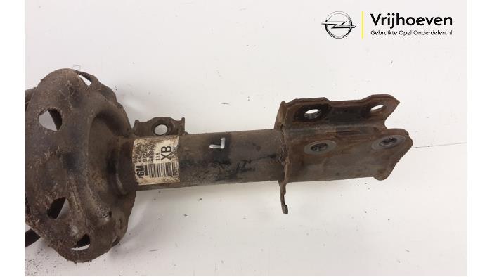 Fronts shock absorber, left from a Opel Corsa C (F08/68) 1.0 12V Twin Port 2006