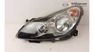 Używane Reflektor lewy Opel Corsa D 1.4 16V Twinport Cena € 125,00 Procedura marży oferowane przez Autodemontage Vrijhoeven B.V.