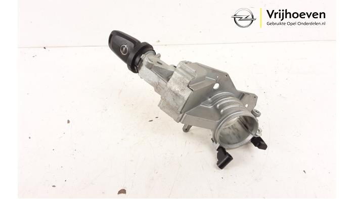 Begagnade Styrboxlås Opel Zafira (M75) 1.8 16V Ecotec Pris € 60,00 Marginaltabell erbjuds av Autodemontage Vrijhoeven B.V.