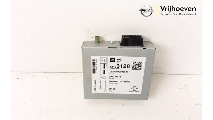 Używane Modul DAB Opel Mokka/Mokka X 1.4 Turbo 16V 4x2 Cena € 90,00 Procedura marży oferowane przez Autodemontage Vrijhoeven B.V.
