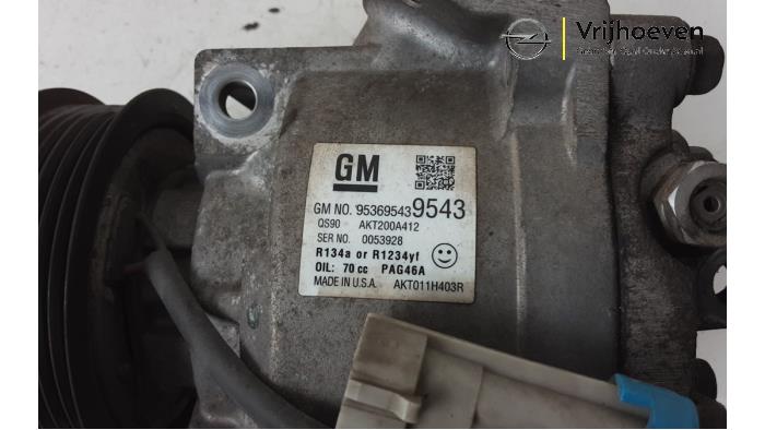 Bomba de aire acondicionado de un Opel Adam 1.2 16V 2014