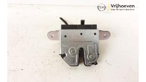 Used Tailgate lock mechanism Opel Astra K 1.4 Turbo 16V Price € 20,00 Margin scheme offered by Autodemontage Vrijhoeven B.V.