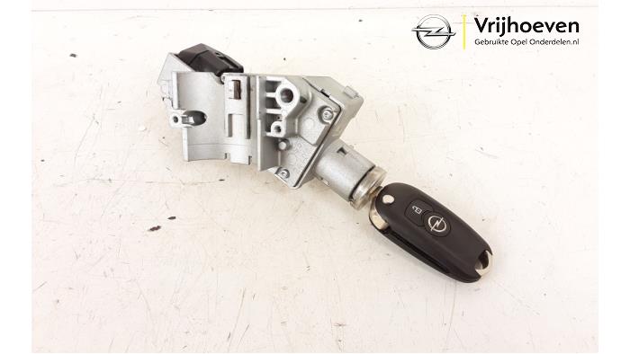 Ignition lock + key from a Opel Astra K 1.4 Turbo 16V 2016