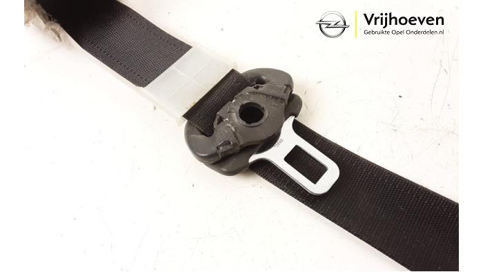 Front seatbelt, left from a Opel Vectra C 1.8 16V 2004