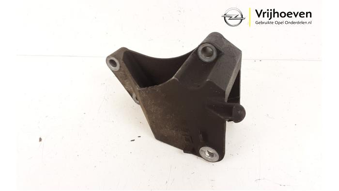 Used Engine mount Opel Vectra C Caravan 2.2 DIG 16V Price € 20,00 Margin scheme offered by Autodemontage Vrijhoeven B.V.