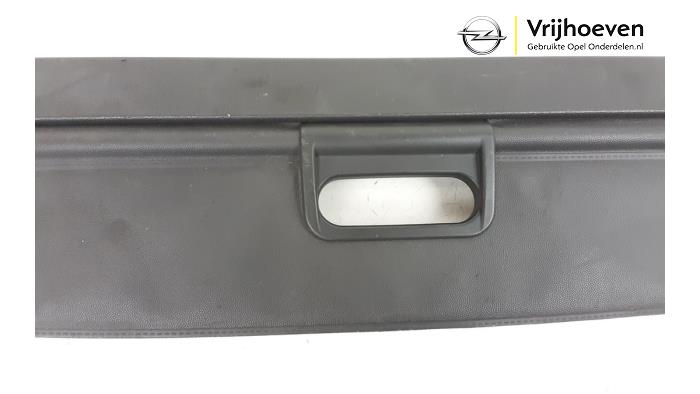 Luggage compartment cover from a Opel Vectra C Caravan 2.2 DIG 16V 2005