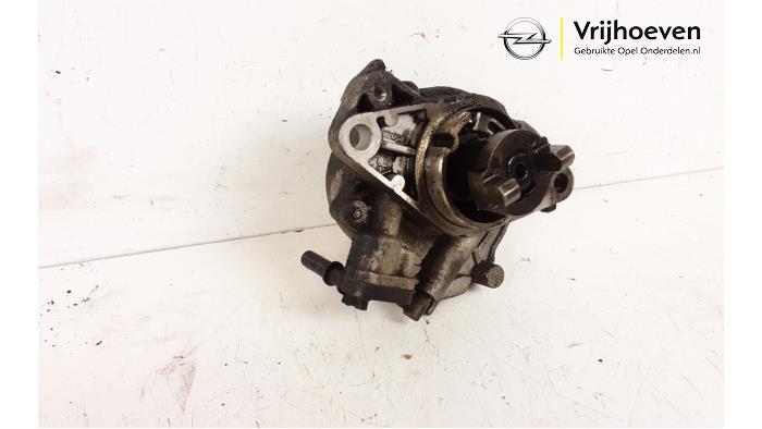 Vacuum pump (diesel) from a Opel Corsa D 1.3 CDTi 16V ecoFLEX 2013