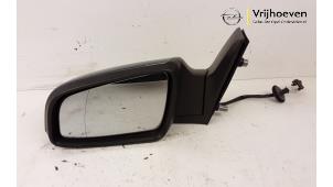 Used Wing mirror, left Opel Zafira (M75) 2.2 16V Direct Ecotec Price € 50,00 Margin scheme offered by Autodemontage Vrijhoeven B.V.