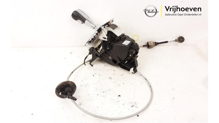 Automatic gear selector from a Opel Zafira (M75) 2.2 16V Direct Ecotec 2006