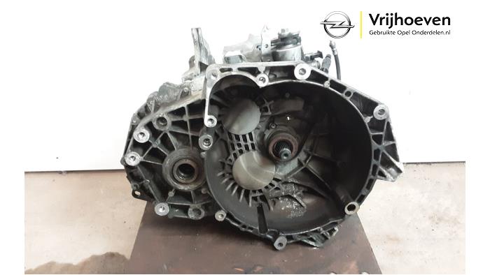 Usagé Boîte de vitesse Opel Zafira Tourer (P12) 2.0 CDTI 16V 130 Ecotec Prix € 250,00 Règlement à la marge proposé par Autodemontage Vrijhoeven B.V.
