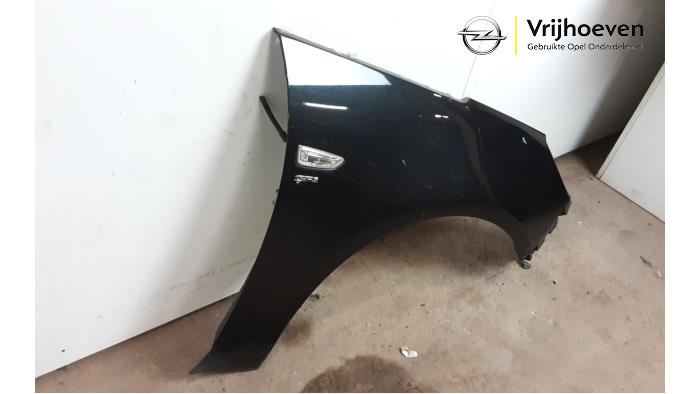 Front wing, right from a Opel Zafira Tourer (P12) 2.0 CDTI 16V 130 Ecotec 2014