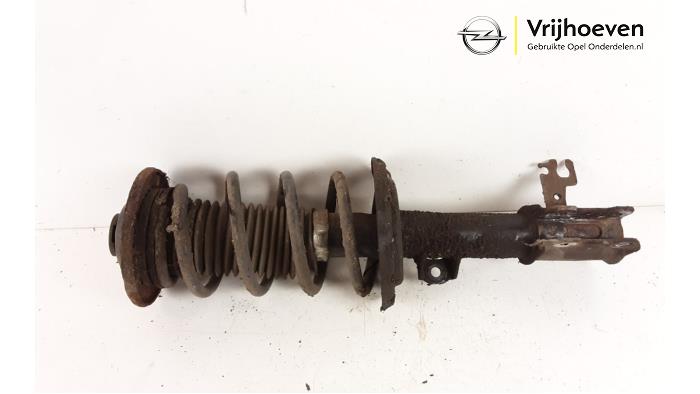 Front shock absorber rod, right from a Opel Vectra C Caravan 2.2 DIG 16V 2005