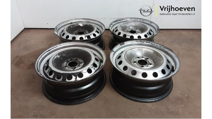 Set of wheels from a Opel Combo 1.3 CDTI 16V ecoFlex 2016