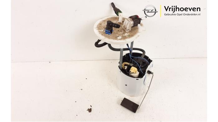 Electric fuel pump from a Opel Insignia Grand Sport 1.5 Turbo 16V 140 2017