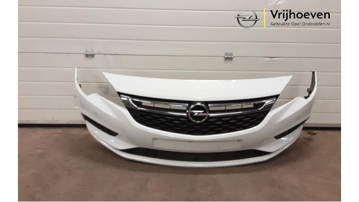 Pare-chocs avant d'un Opel Astra K 1.0 SIDI Turbo 12V 2018