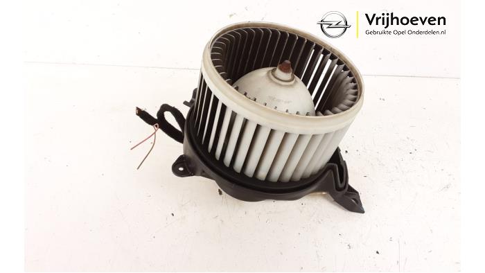 Motor de ventilador de calefactor de un Opel Corsa D 1.3 CDTi 16V ecoFLEX 2010
